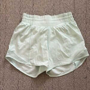 Lululemon Athletica Mint green 4” Hotly hot shorts
